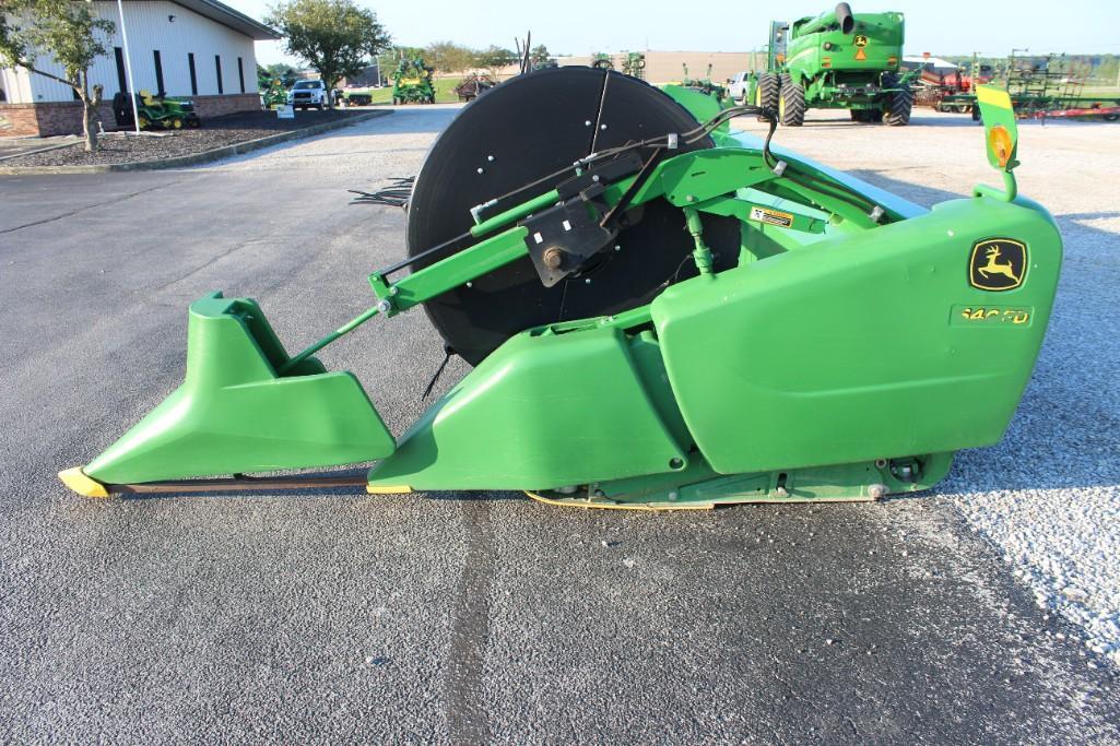 2013 John Deere 640FD 40' flex draper head