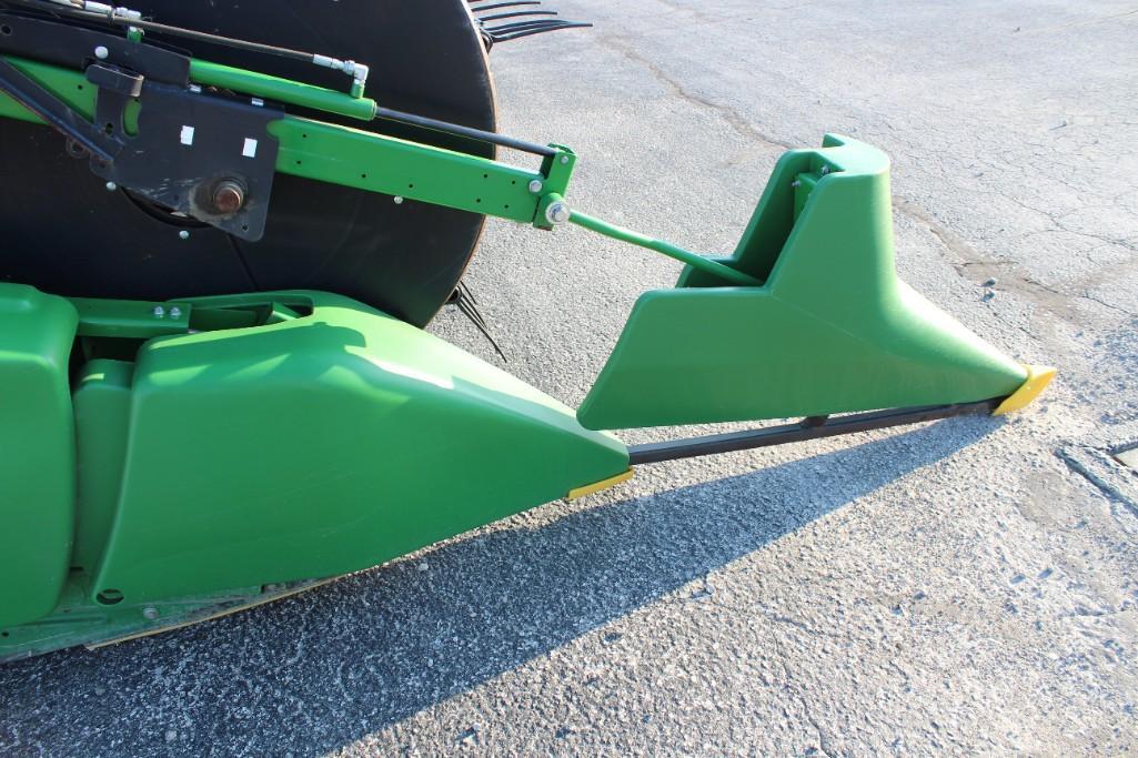 2013 John Deere 640FD 40' flex draper head