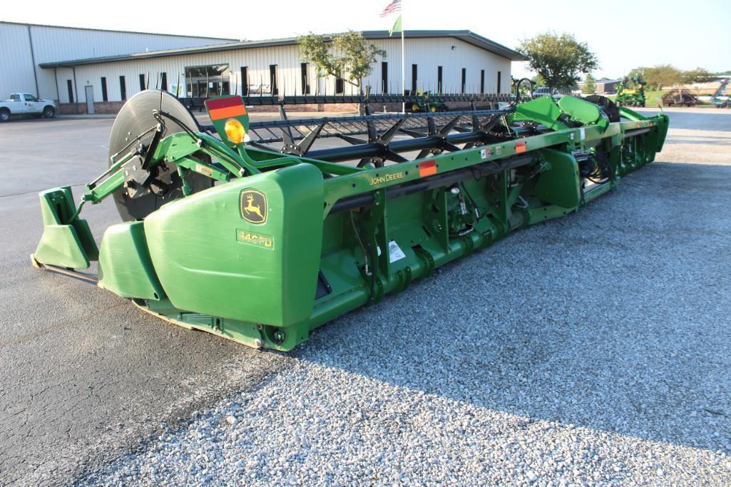 2013 John Deere 640FD 40' flex draper head