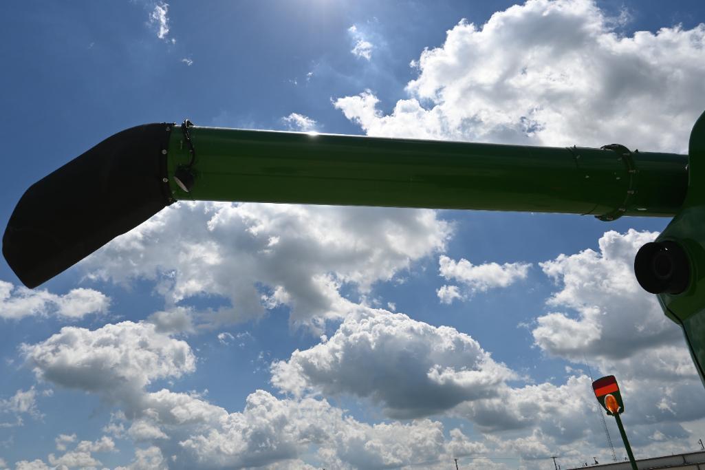 2018 John Deere S770 2wd combine