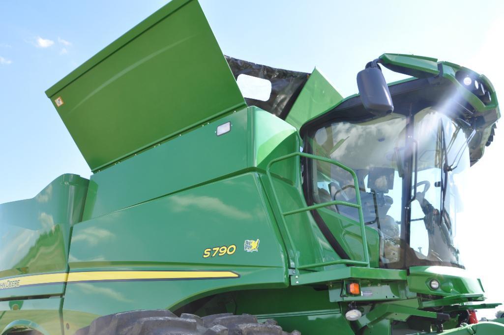 2021 John Deere S790 4wd combine