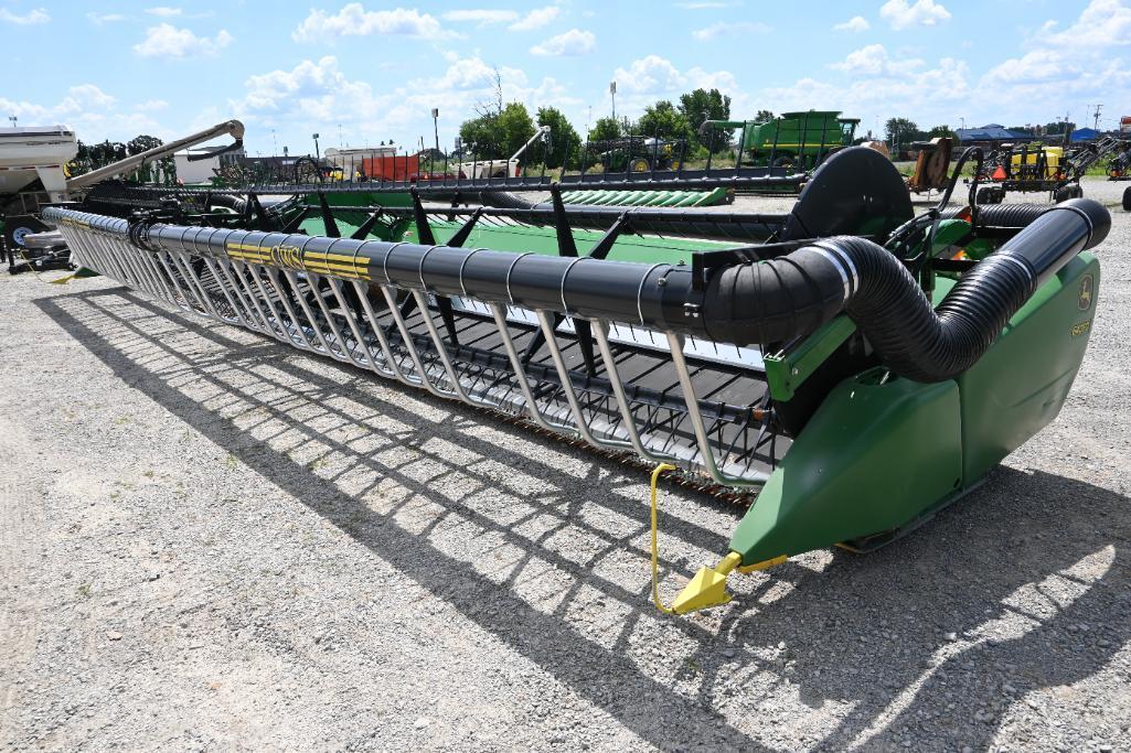 2013 John Deere 640FD 40' flex draper head