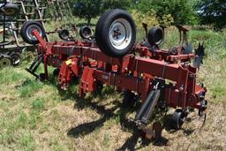 Case IH 183 8 row 38" 3-pt. cultivator