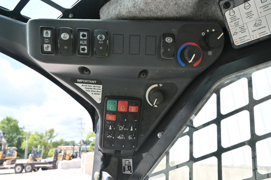 2019 John Deere 325G compact track loader