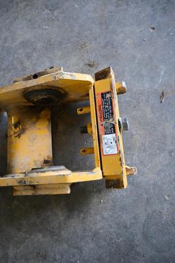 John Deere 35G coupler