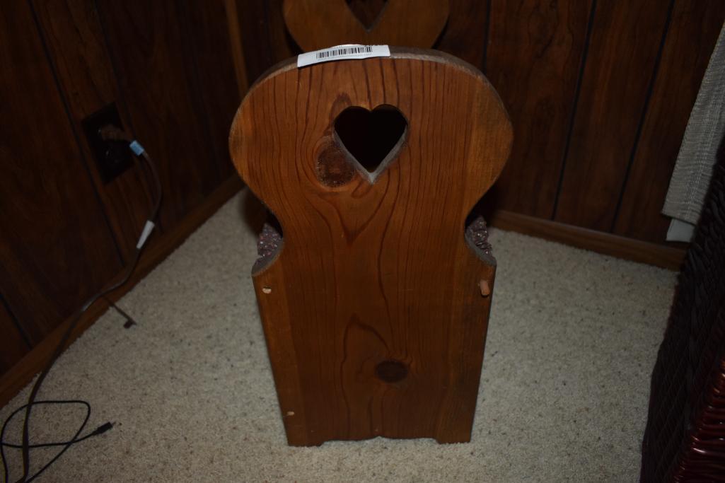 Craft style magazine rack with heart design