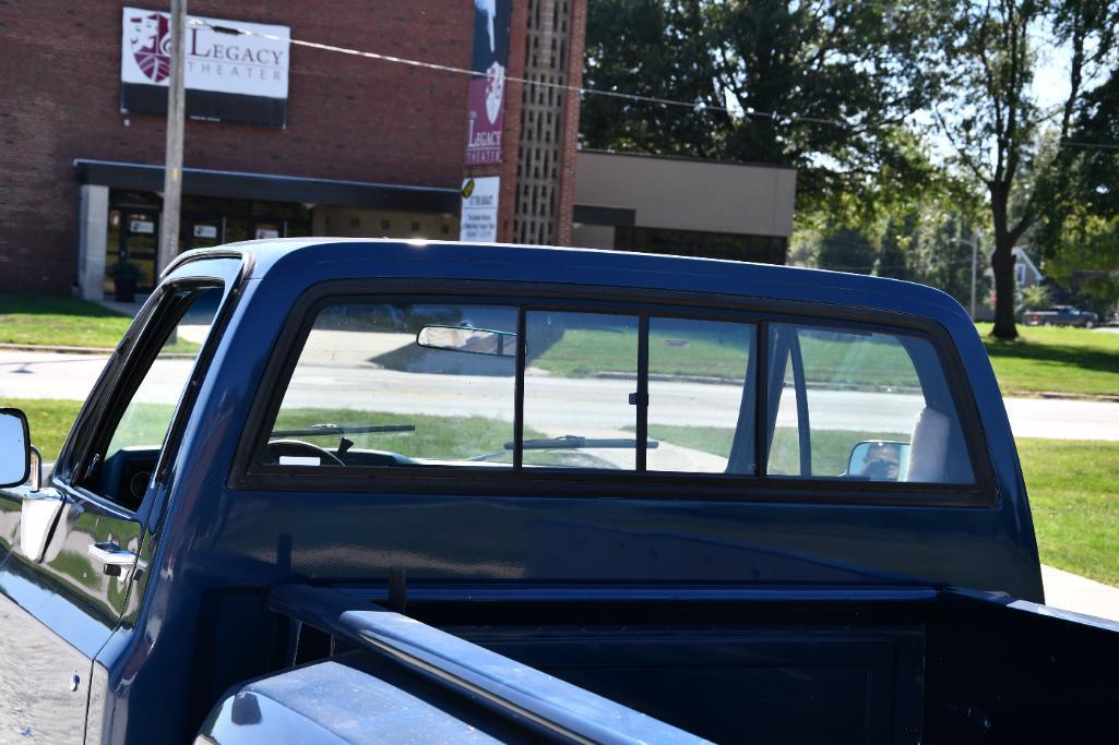 1974 Chevrolet C-10 step side pickup