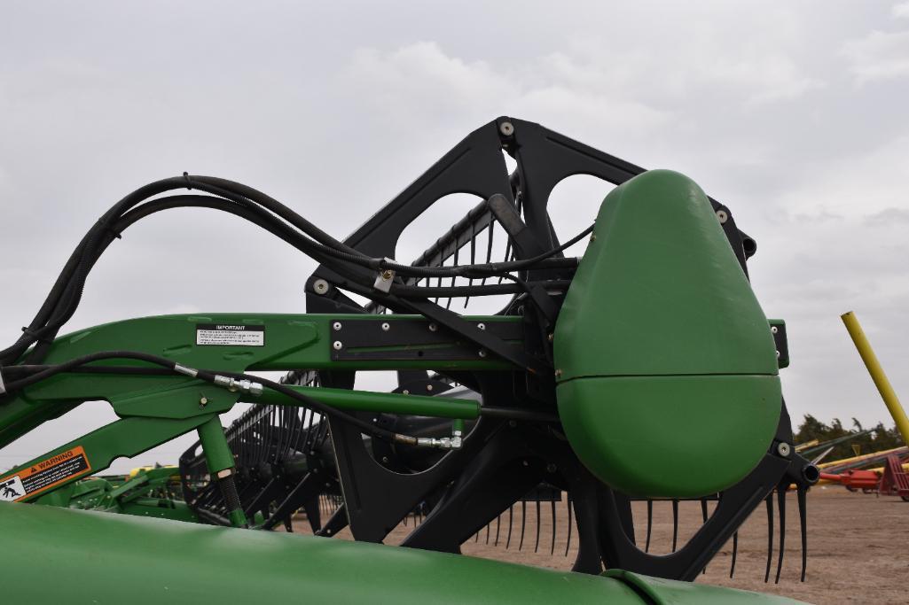 2010 John Deere 635 35' draper head, sells w/Cimmarron 36' head cart