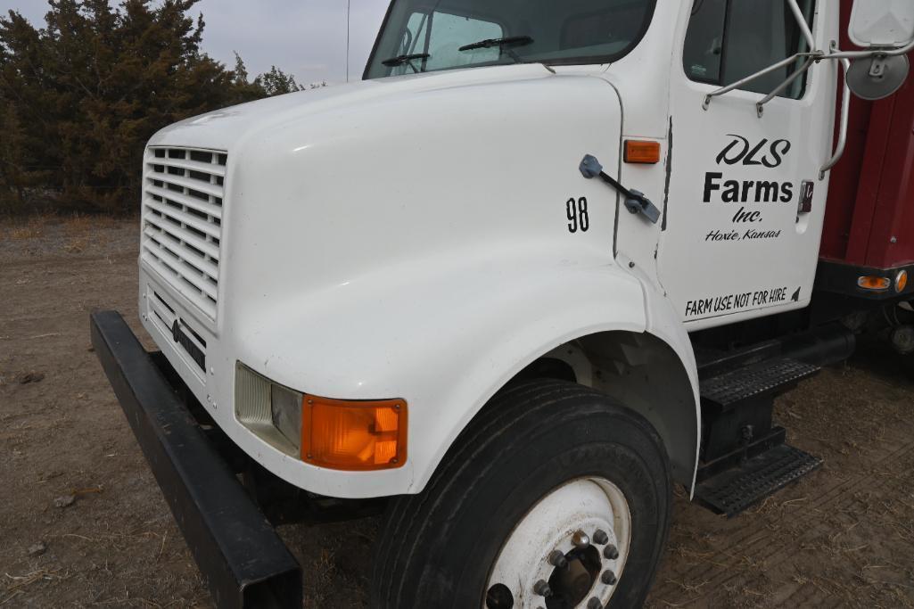 1996 International 8100 grain truck