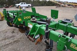 2014 John Deere 2100 7-shank 3-pt. inline ripper