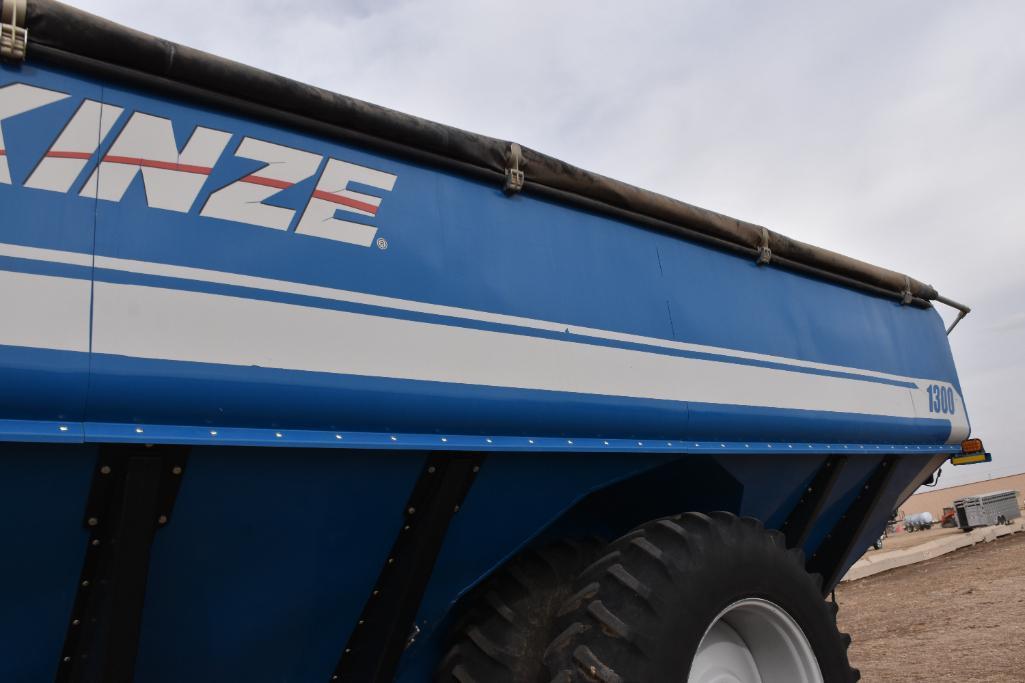 2013 Kinze 1300 grain cart