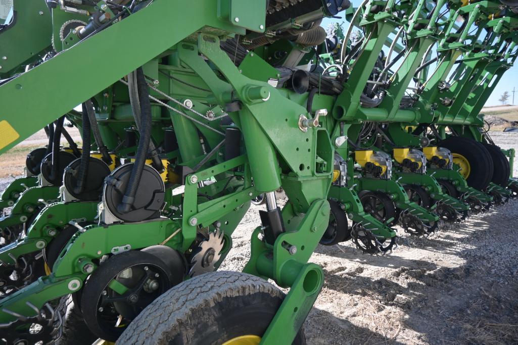 2013 John Deere 1790 16/32 CCS planter