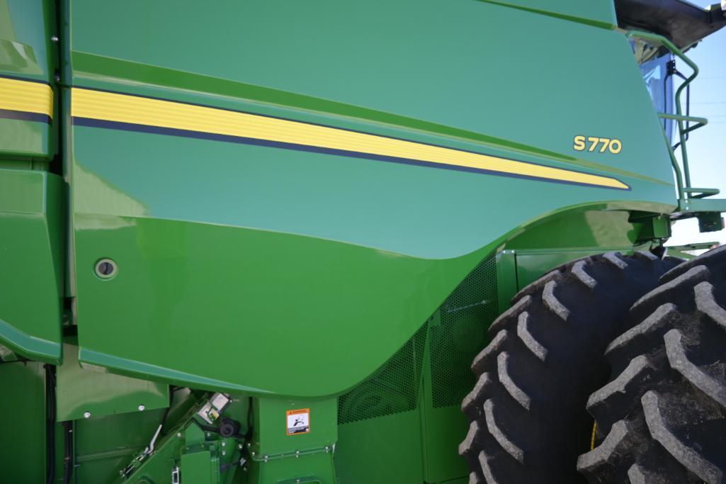 2020 John Deere S770 2wd combine