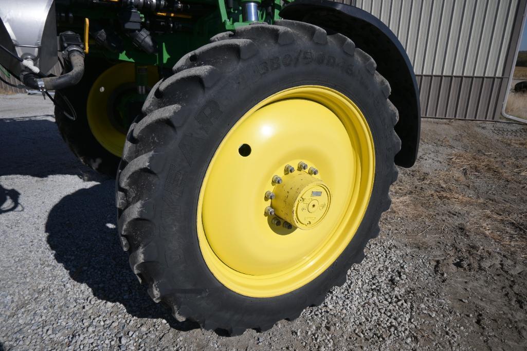 2014 John Deere 4830 self-propelled sprayer