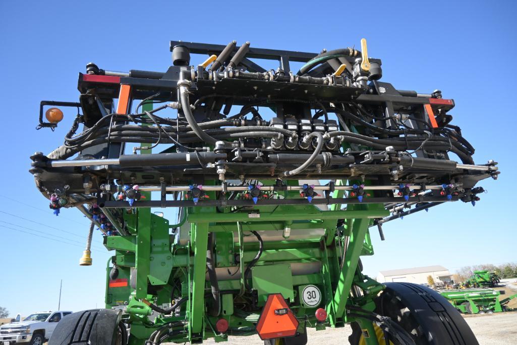 2014 John Deere 4830 self-propelled sprayer