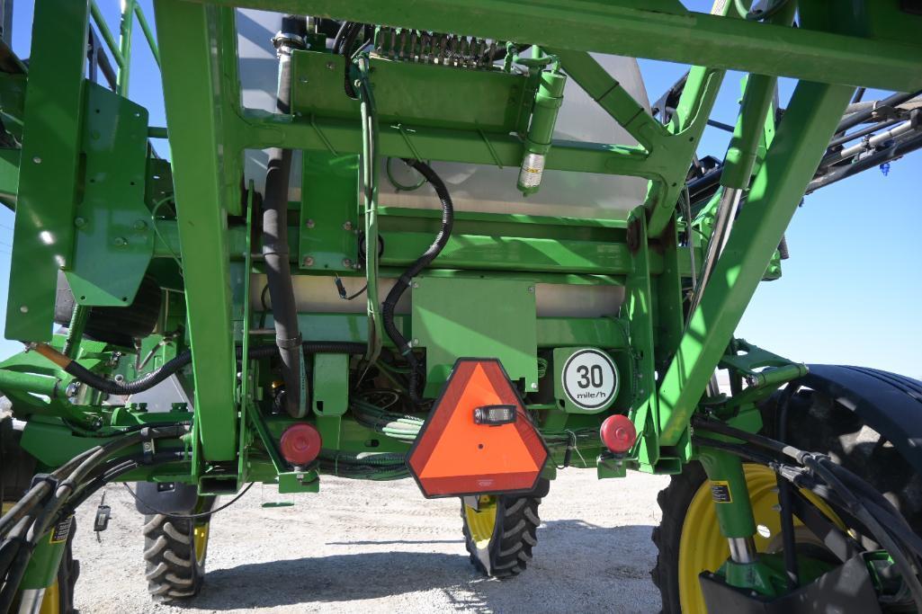 2014 John Deere 4830 self-propelled sprayer