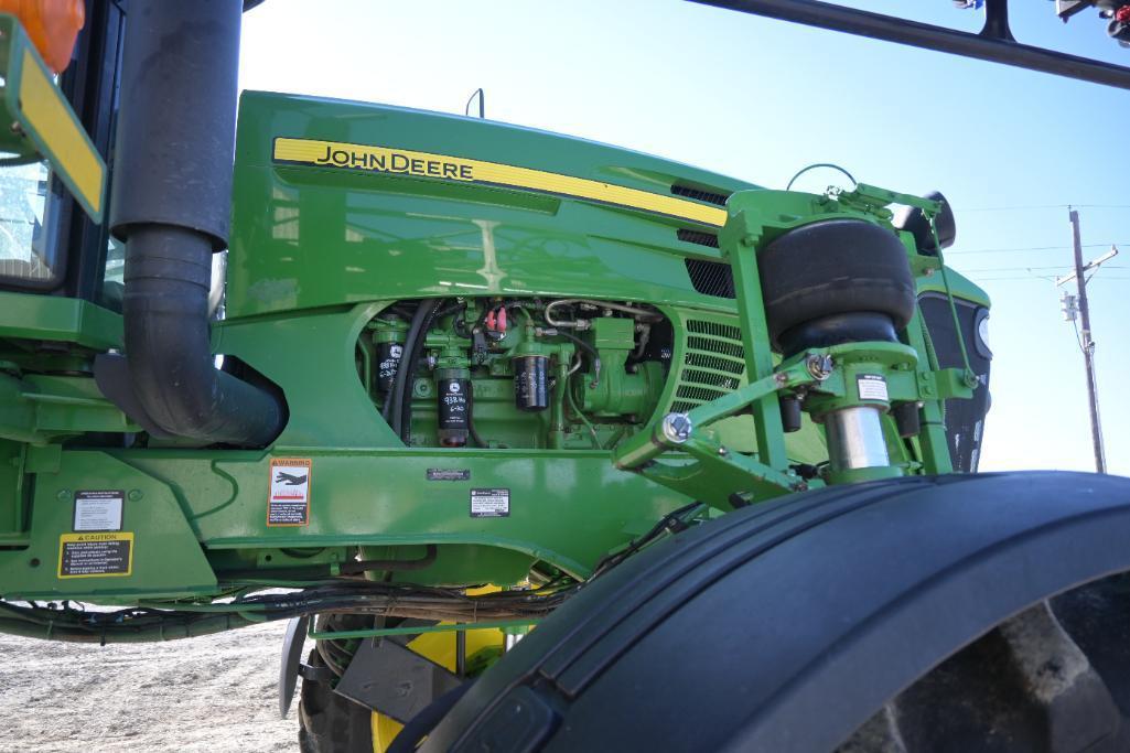 2014 John Deere 4830 self-propelled sprayer