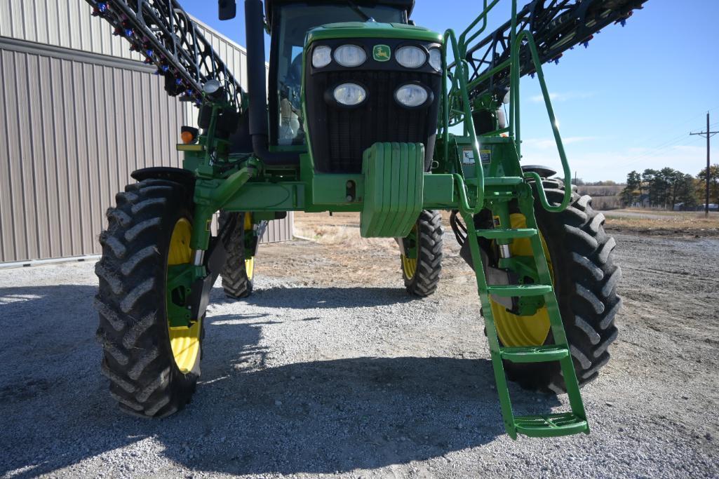 2014 John Deere 4830 self-propelled sprayer