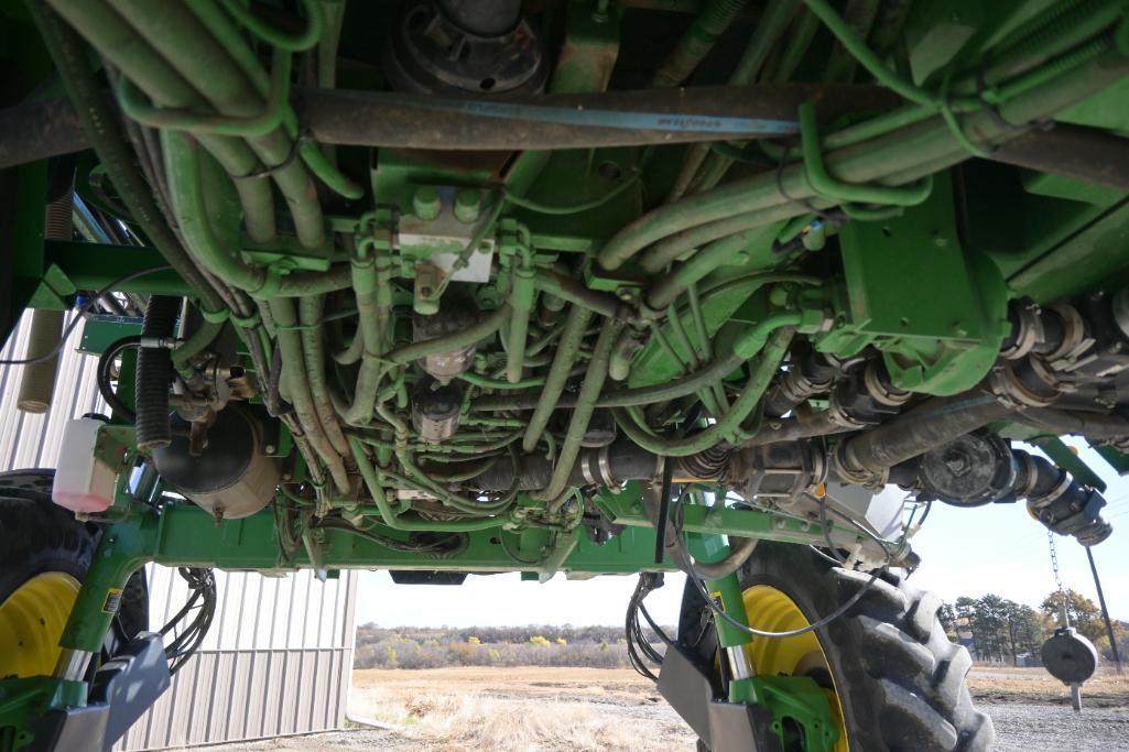 2014 John Deere 4830 self-propelled sprayer