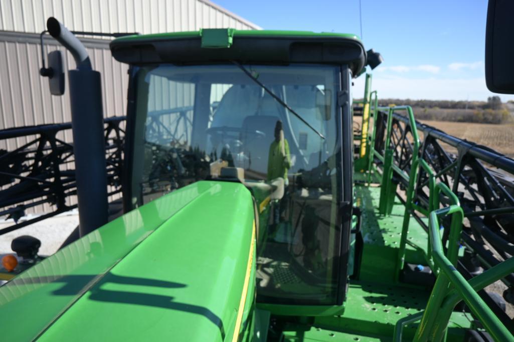 2014 John Deere 4830 self-propelled sprayer