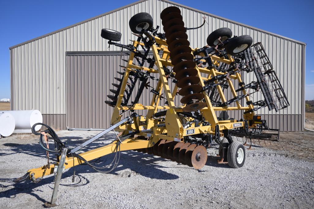 Landoll 850 Finisholl 27' soil finisher