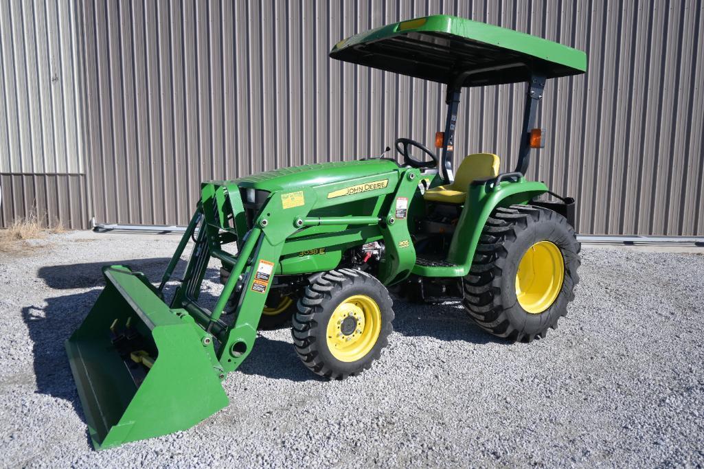 2011 John Deere 3038E MFWD tractor