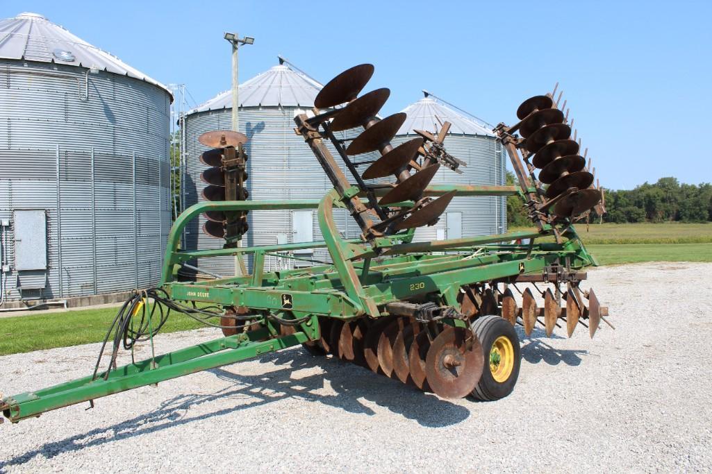 John Deere 230 21' disk