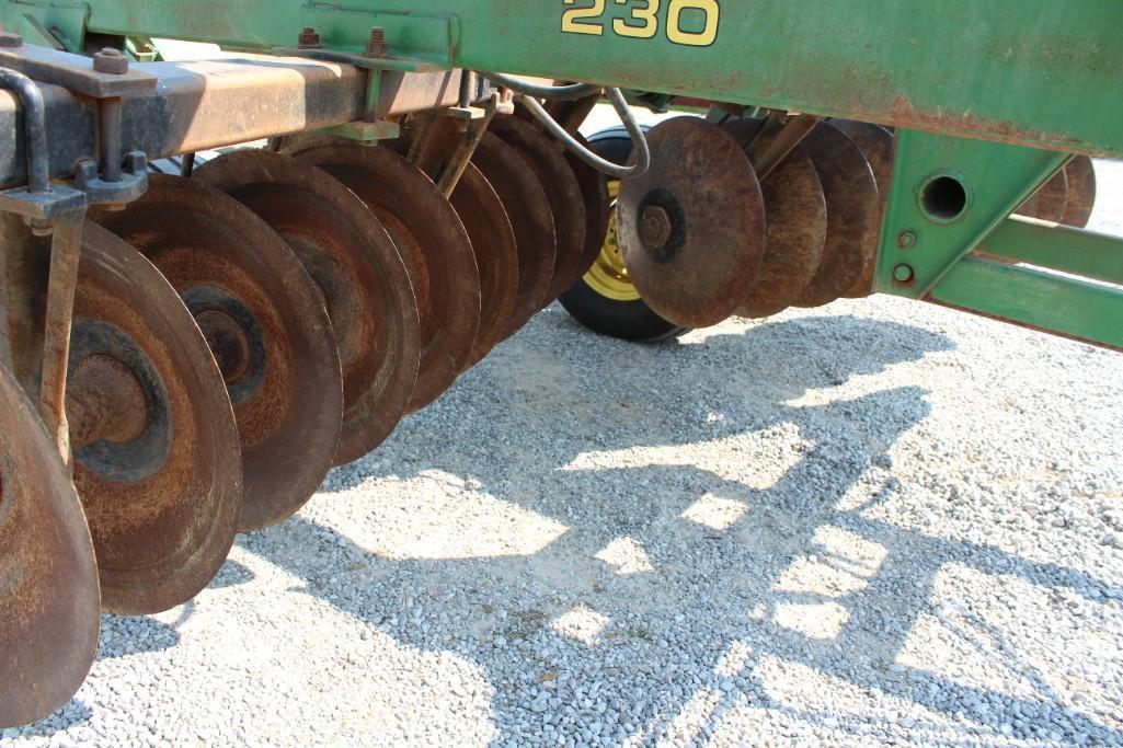 John Deere 230 21' disk