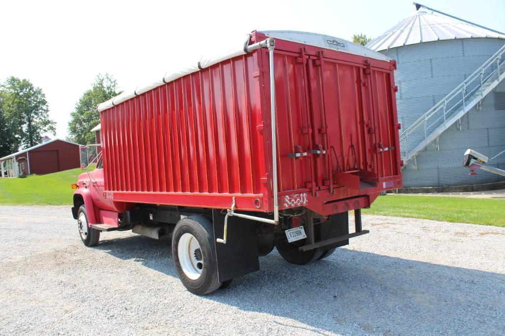 1987 GMC 7000 grain truck