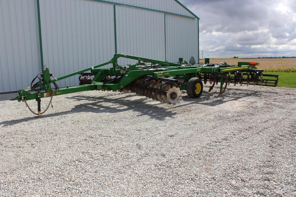 2013 John Deere 2720 7-shank disc ripper