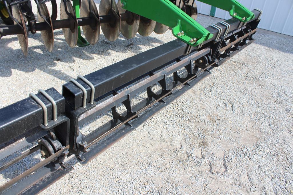 2013 John Deere 2720 7-shank disc ripper