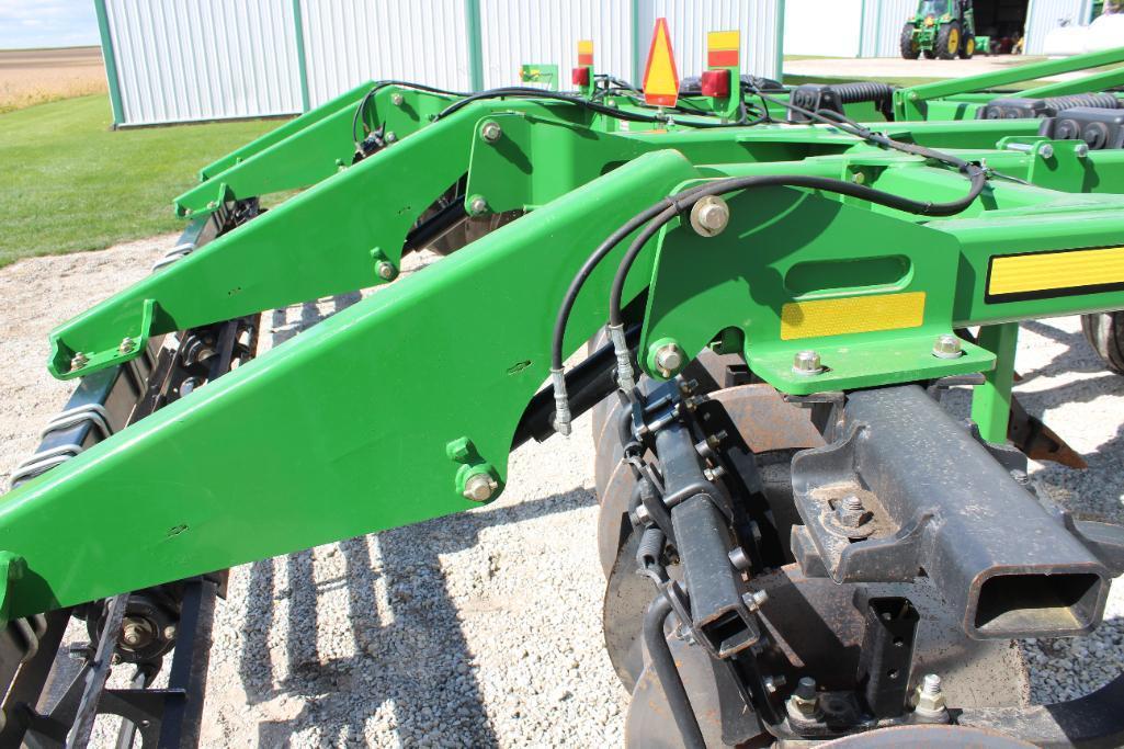 2013 John Deere 2720 7-shank disc ripper