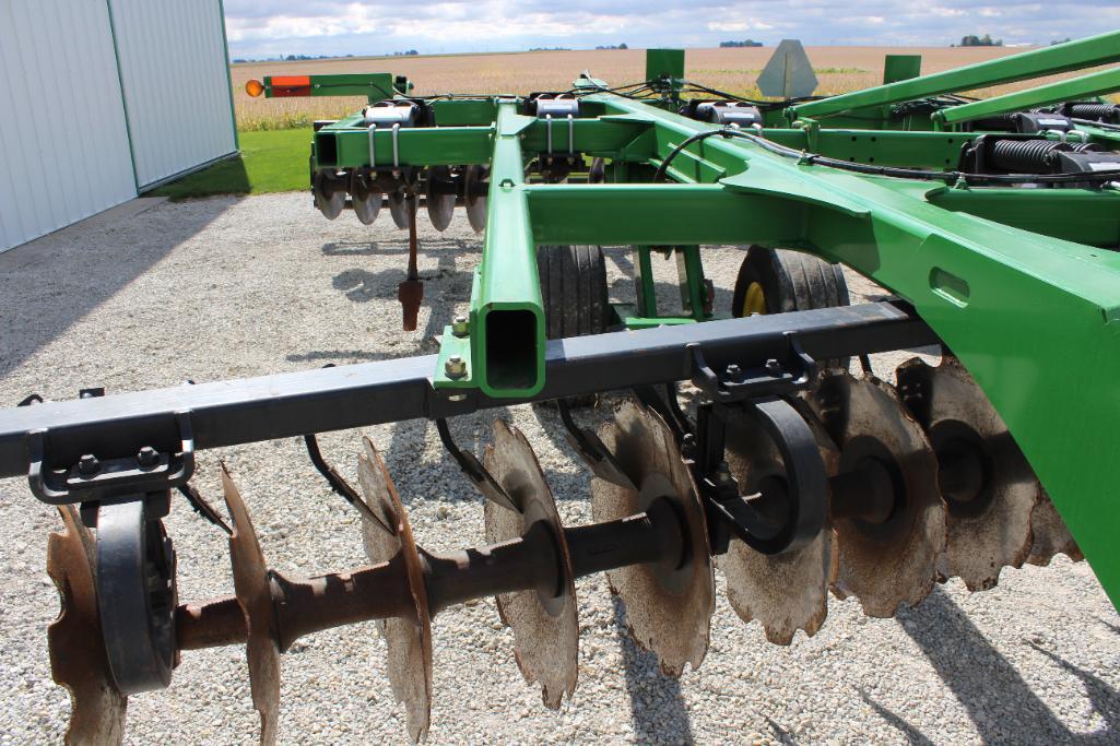 2013 John Deere 2720 7-shank disc ripper