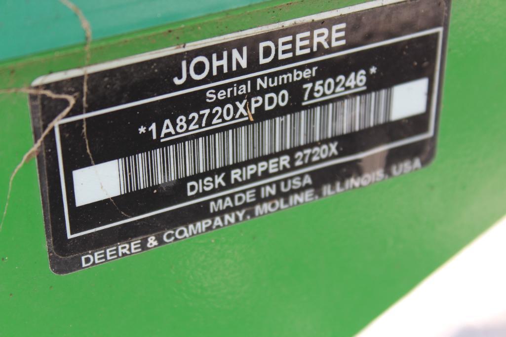2013 John Deere 2720 7-shank disc ripper