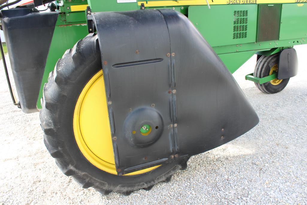 2008 John Deere 6700 self-propelled sprayer