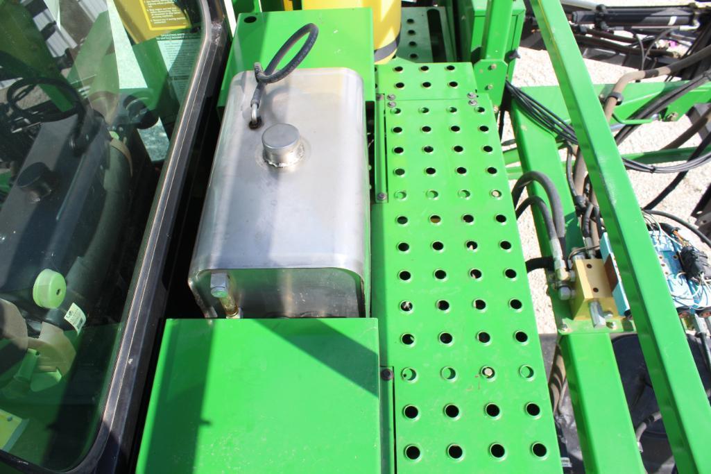 2008 John Deere 6700 self-propelled sprayer