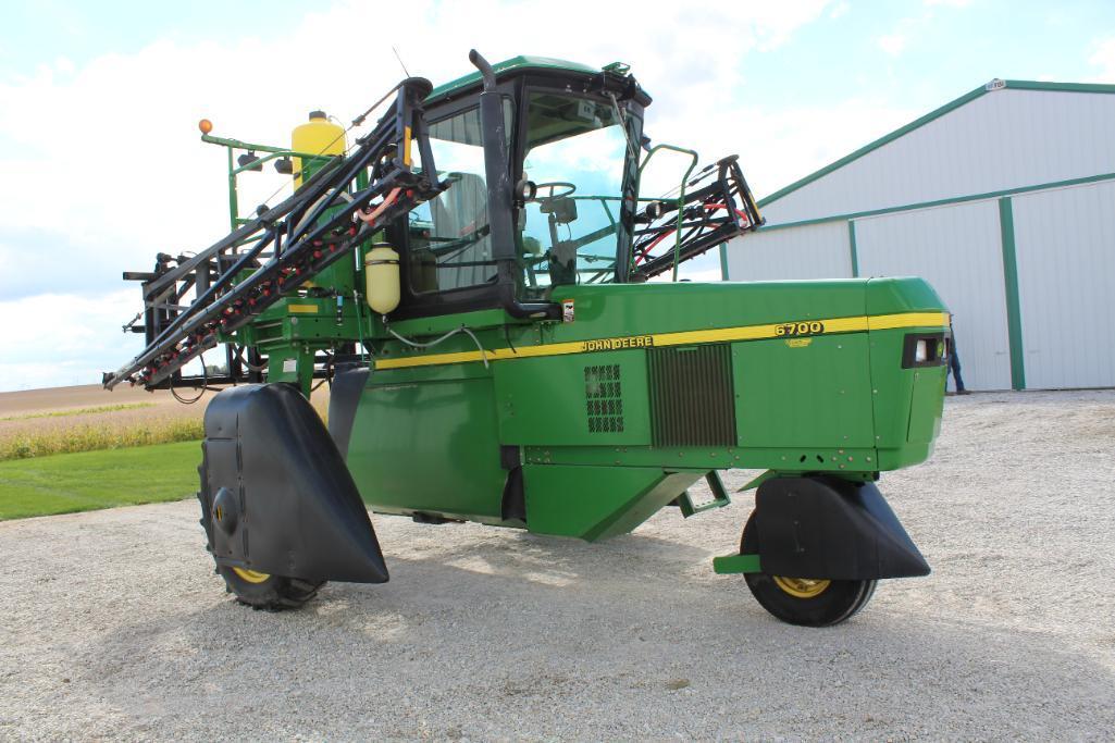 2008 John Deere 6700 self-propelled sprayer