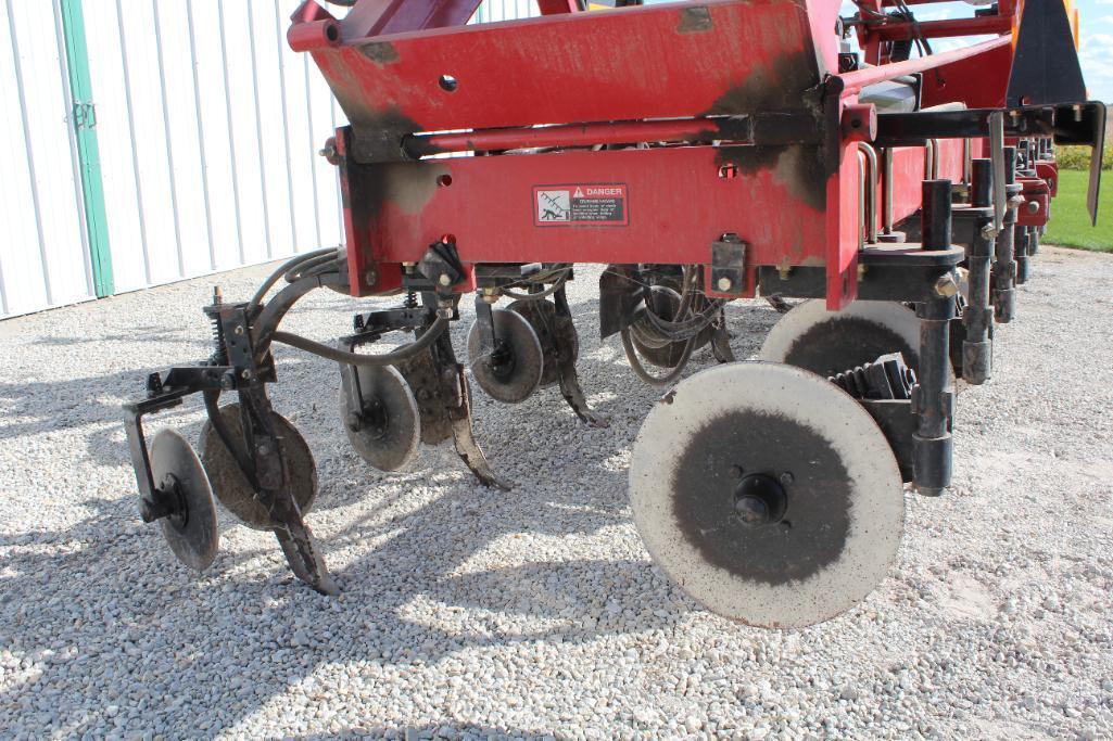 Case-IH 5300 15-knife NH3 applicator