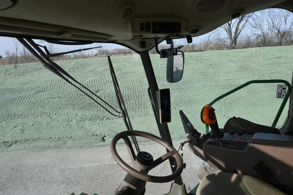 2017 John Deere S680 4wd combine