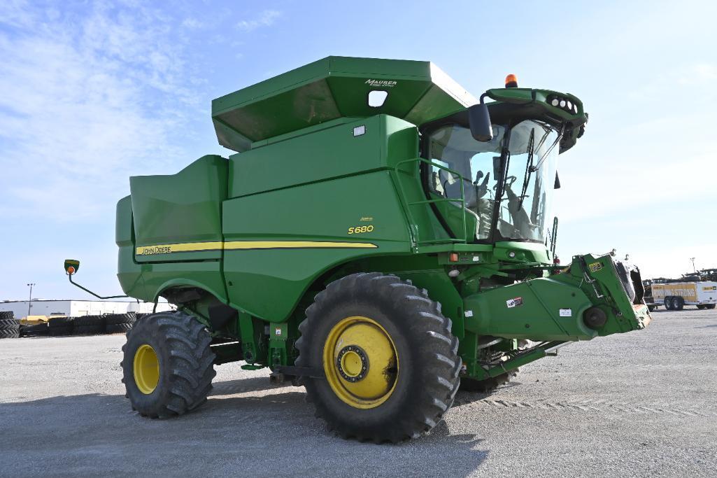 2017 John Deere S680 4wd combine