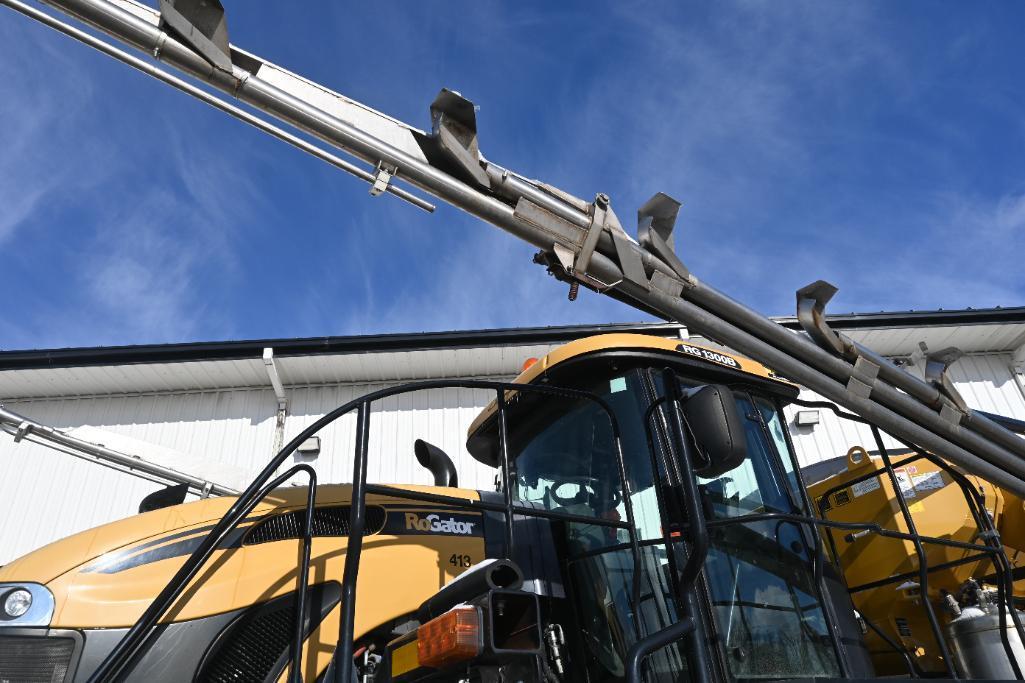 2016 Ag-Chem RoGator RG1300B self-propelled applicator