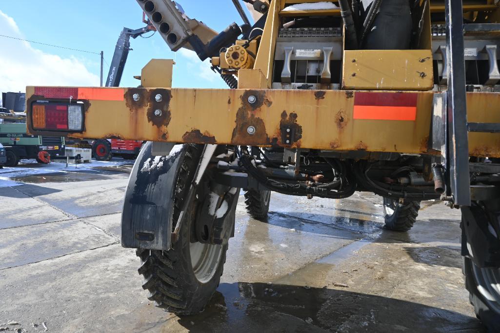 2016 Ag-Chem RoGator RG1300B self-propelled applicator