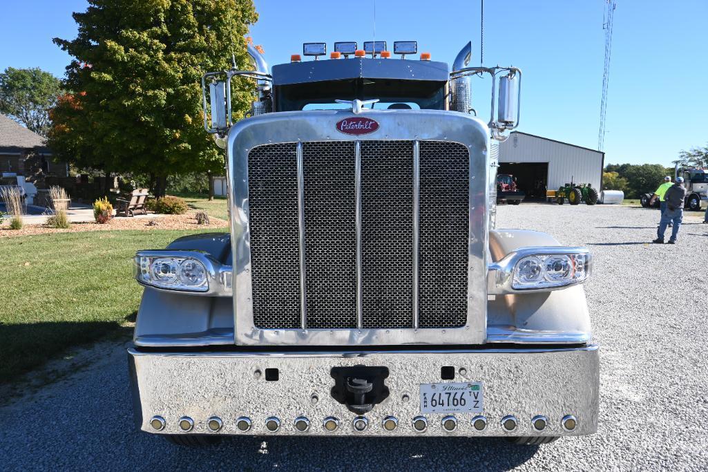 2009 Peterbilt 389 day cab semi