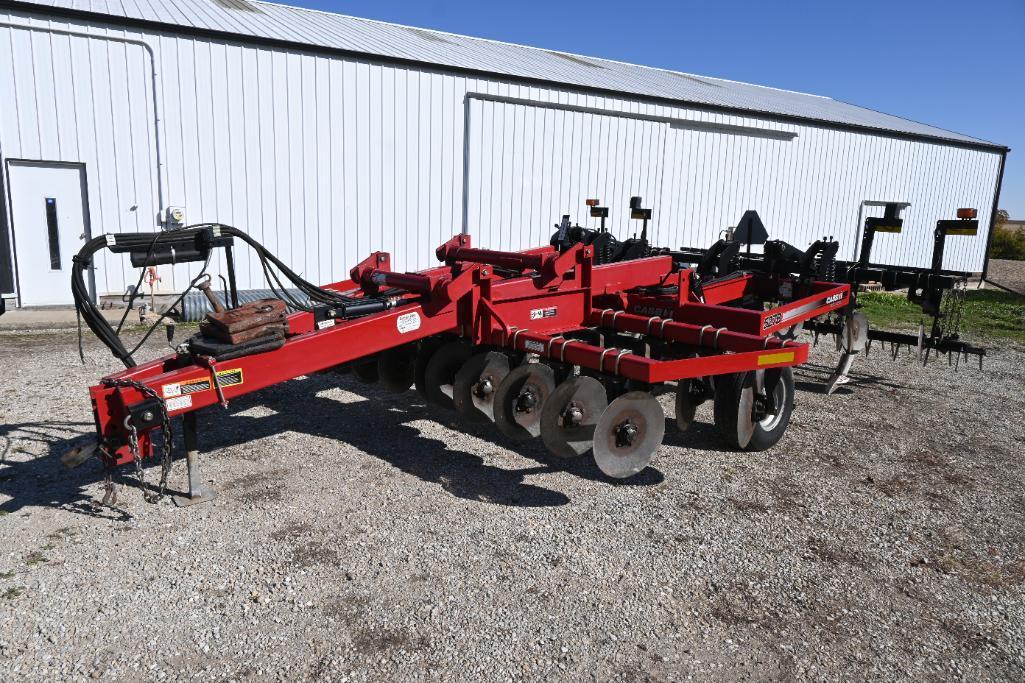 2011 Case-IH 527B 5-shank disk ripper