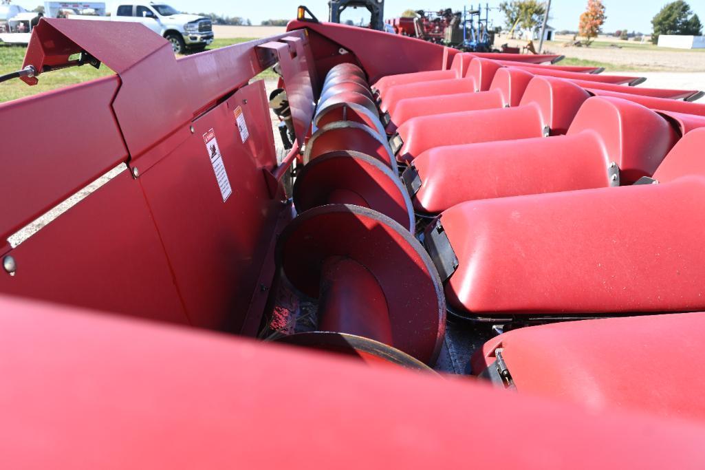 2013 Case-IH 3408 8 row 30" corn head