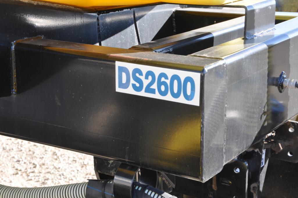 Duo-Lift DS2600 4-wheel steer liquid fertilizer trailer