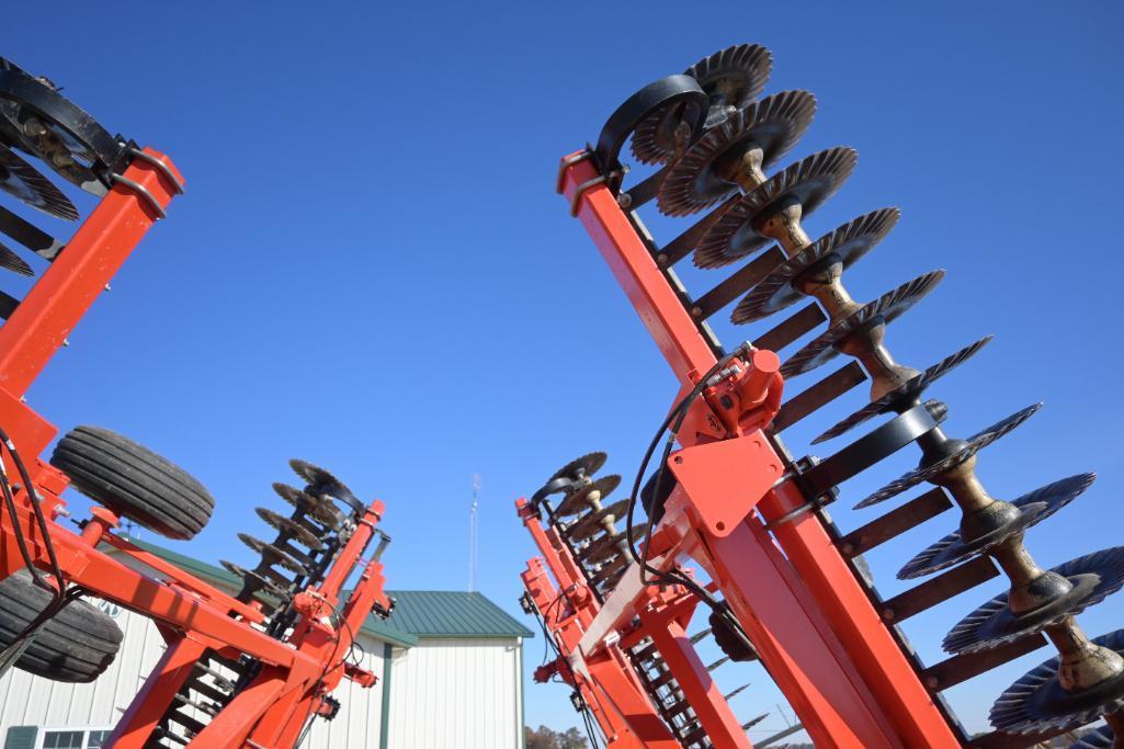 2015 Krause Excelerator 8000 30' vertical tillage tool