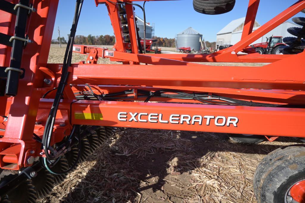 2015 Krause Excelerator 8000 30' vertical tillage tool