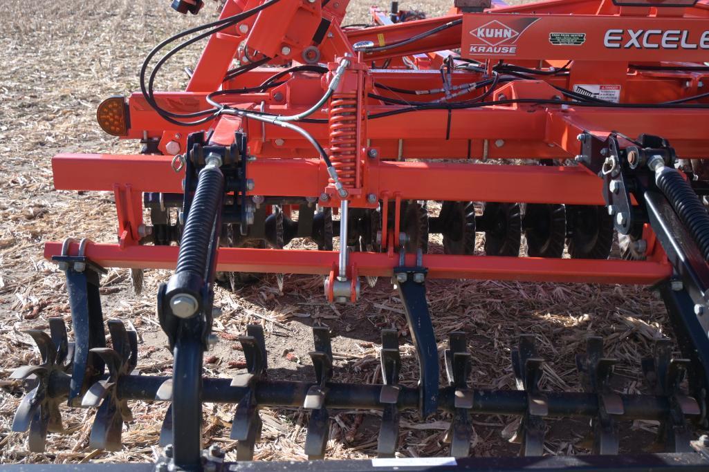 2015 Krause Excelerator 8000 30' vertical tillage tool