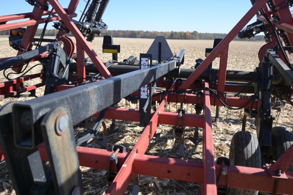 Case-IH Tiger-Mate II 30' field cultivator